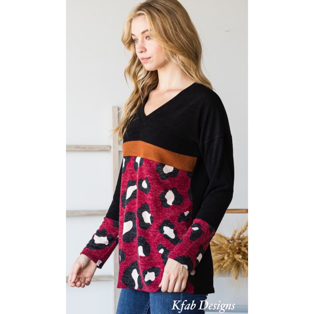 ❤️LAST 1! V Neck Soft Ribbed Color Block Animal Print Contrast Top! - Picture 11 of 12